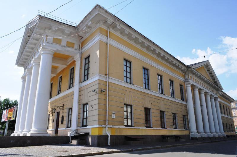 Контрактовий будинок