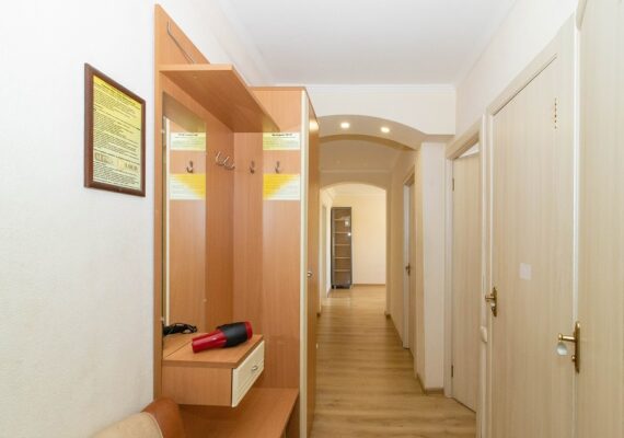 3-к. квартира посуточно в Киеве, ул. А. Архипенко 8
