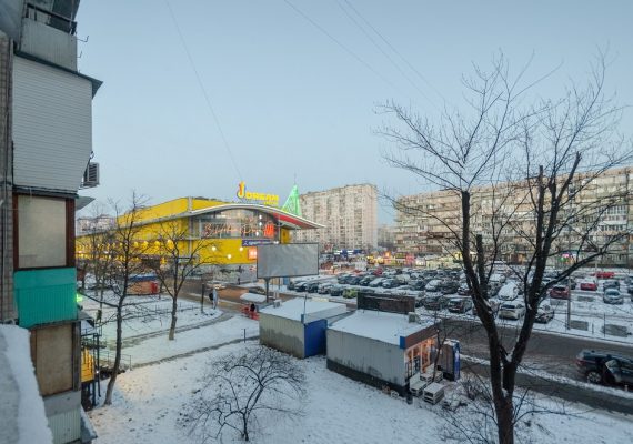 2-к. квартира на добу в Києві, Оболонський проспект 7