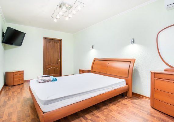 4-к.квартира подобово у Києві, вул. Левка Лук`яненко 13-а (Маршала Тимошенко)