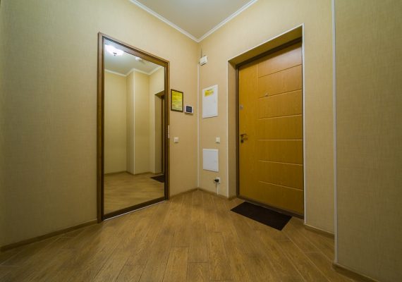 1-к. квартира на добу у Києві. вул. Богатирська 6а, 2 поверх