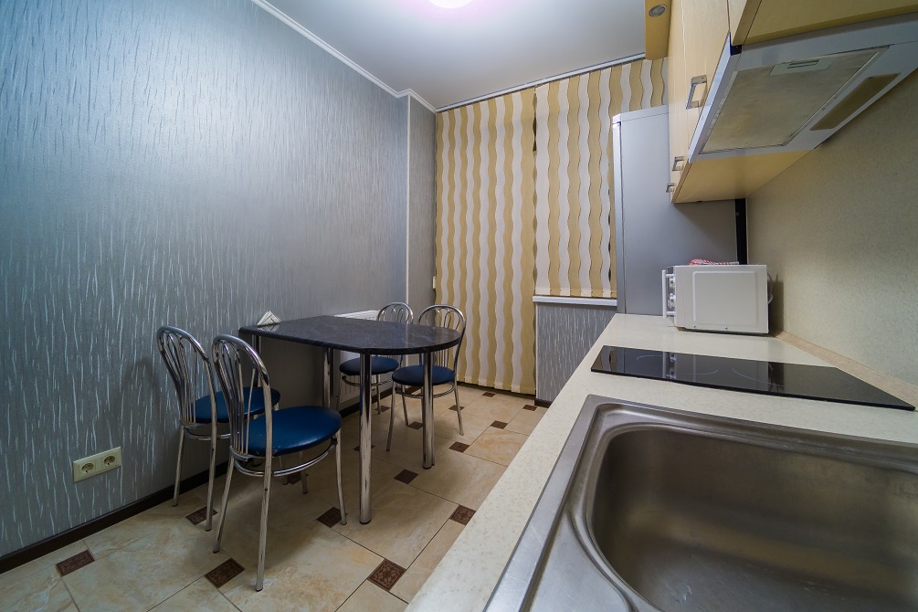 1-к. квартира на добу у Києві. вул. Богатирська 6а, 2 поверх