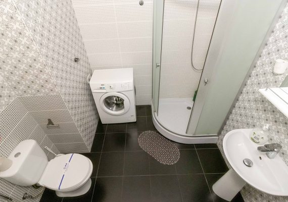 1-к квартира на добу у Києві, вул. Богатирська 6а, 3 поверх