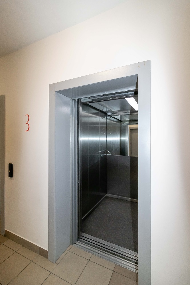 1-к квартира на добу у Києві, вул. Богатирська 6а, 3 поверх