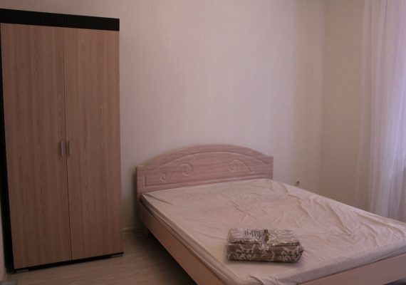 2-к. квартира на добу в Києві, вул. Петра Калнишевського 7, 4 секція