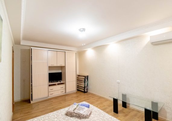 1-к.квартира подобово в Києві, пр-т Володимира Івасюка 19а (Героів Сталінграду)