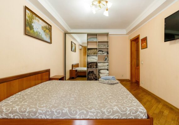 2-к. квартира на добу у Києві. вул. О. Архипенка 4