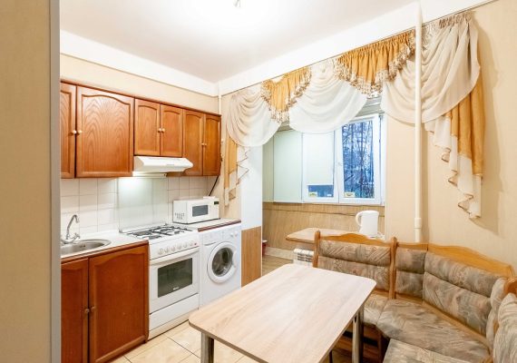 1-к.квартира подобово в Києві, пр-т Володимира Івасюка 19а (Героів Сталінграду)