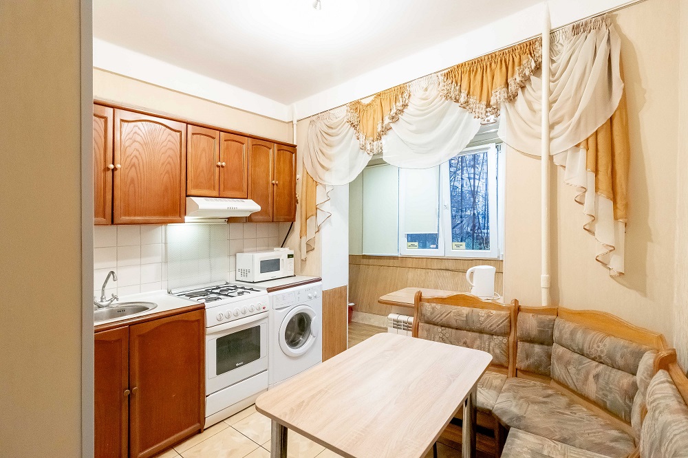 1-к.квартира подобово в Києві, пр-т Володимира Івасюка 19а (Героів Сталінграду)