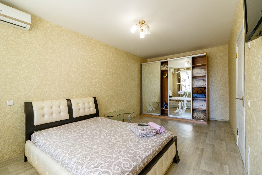 2-к. квартира на добу в Києві. пр-т Володимира Івасюка 17 (Героів Сталінграду)