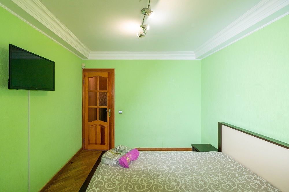 2-к. квартира на добу у Києві. вул. О. Архипенка 4