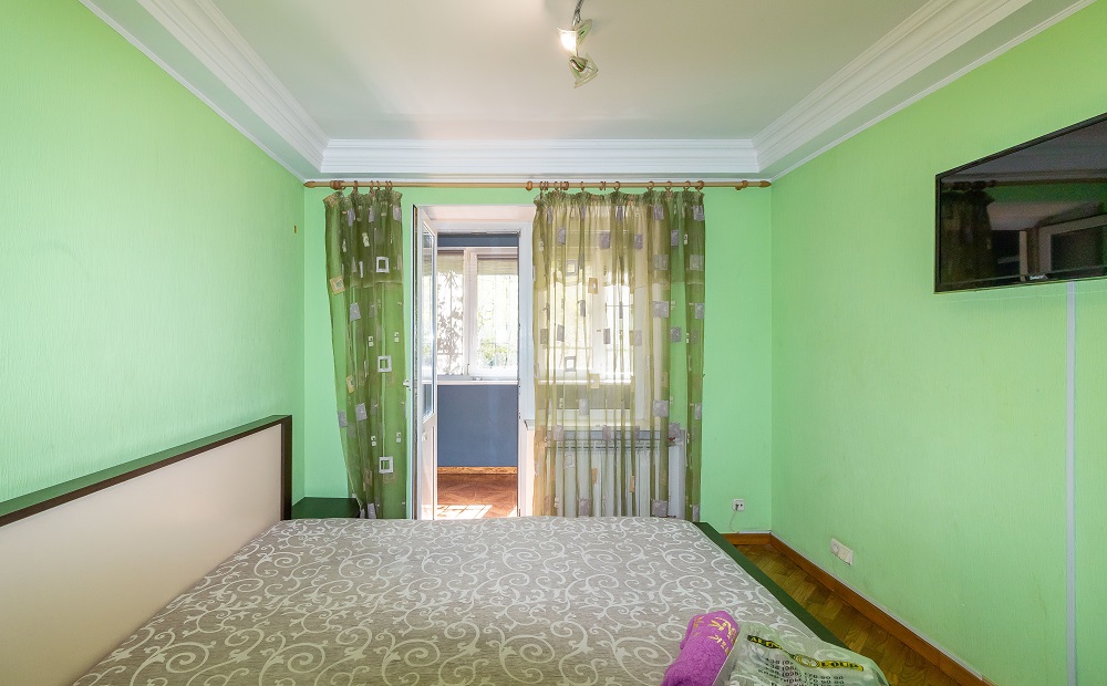 2-к. квартира на добу у Києві. вул. О. Архипенка 4