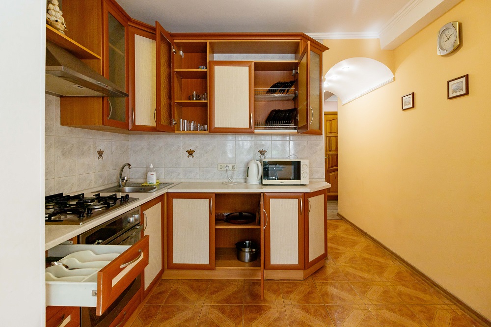 2-к. квартира на добу у Києві. вул. О. Архипенка 4