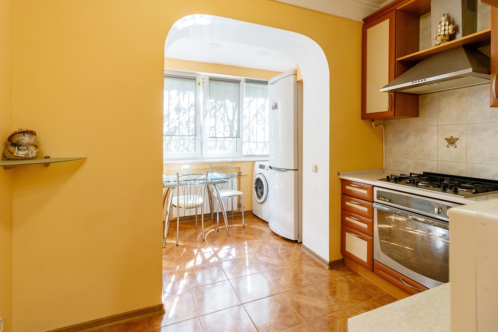 2-к. квартира на добу у Києві. вул. О. Архипенка 4