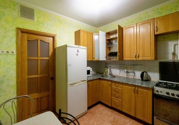 2-к. квартира на добу у Києві. вул. Левка Лук`яненко 3-в (Маршала Тимошенко)