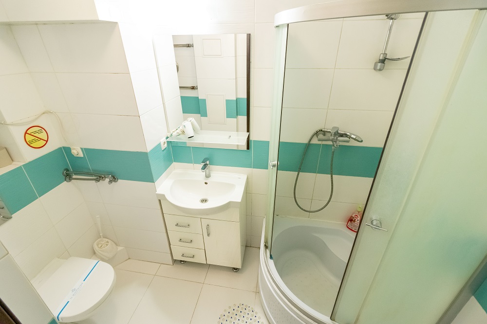 2-к. квартира на добу в Києві. вул. Героїв Дніпра 36-Б