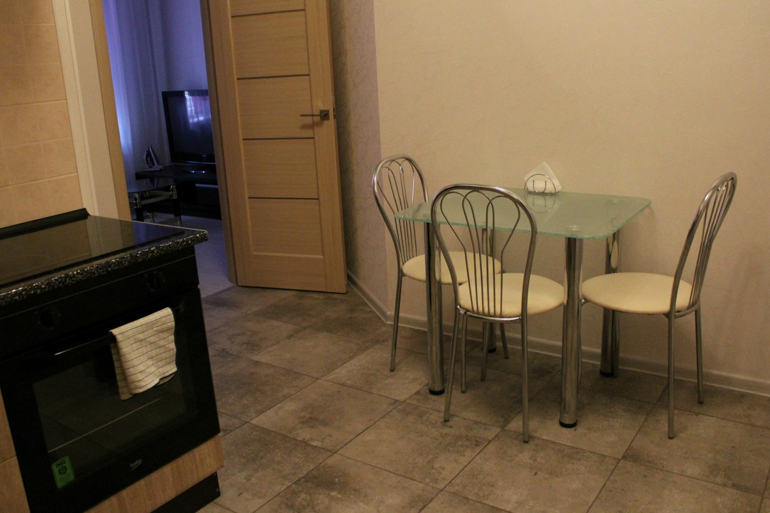 2-к. квартира на добу в Києві, вул. Петра Калнишевського 7, 4 секція