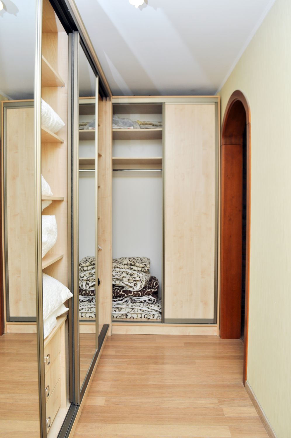 2-к.квартира подобово у Києві, вул. Йорданська 11В