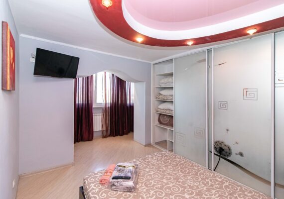 3-к.квартира у Києві подобово. проспект Оболонський 40