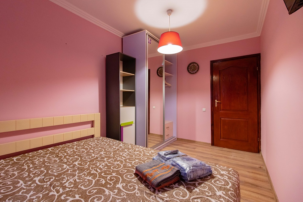 3-к. квартира на добу в Києві, проспект Оболонський 16Е