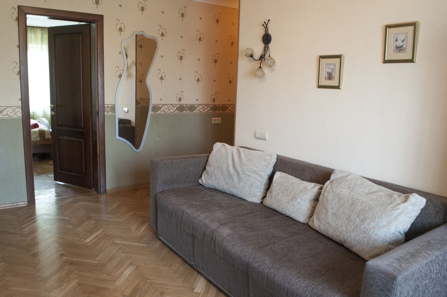 3-к.квартира у Києві подобово. проспект Оболонський 16а