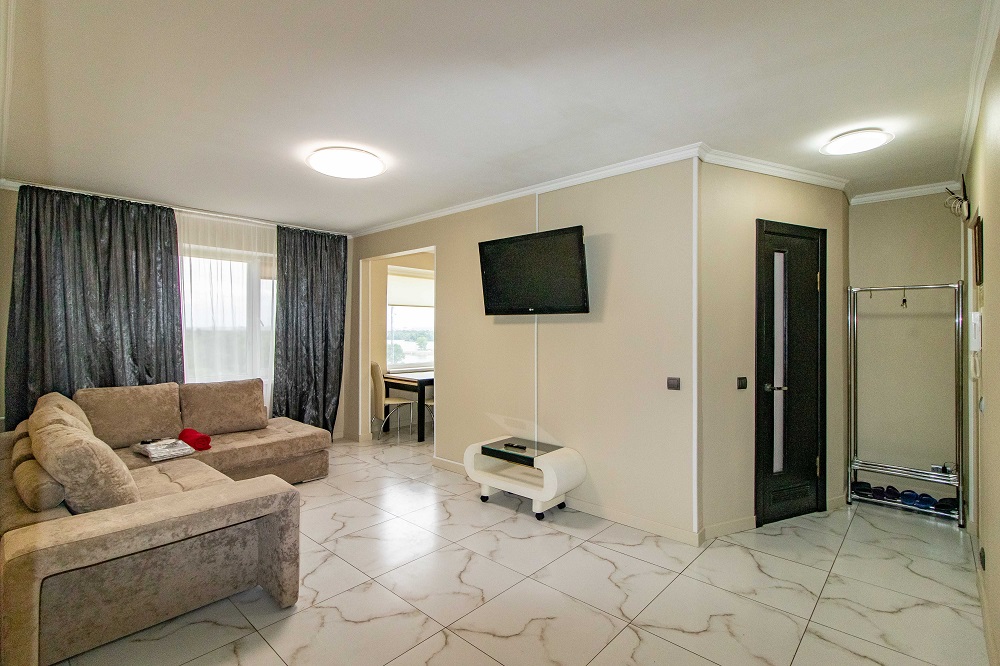 3-к.квартира подобово в Києві, вул. Прирічна 5