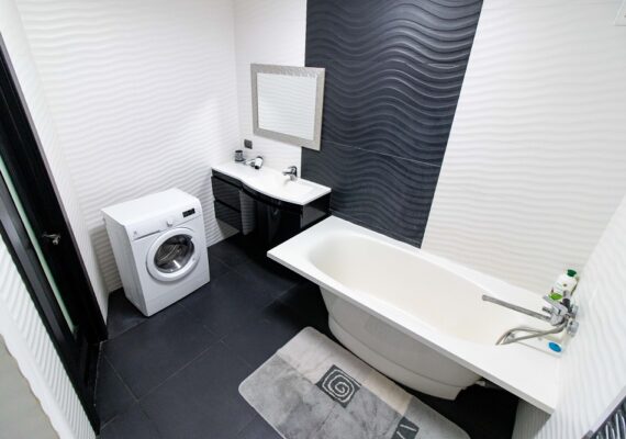 3-к.квартира подобово в Києві, вул. Прирічна 5