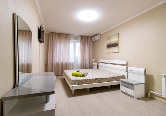 3-к.квартира подобово в Києві, вул. Прирічна 5