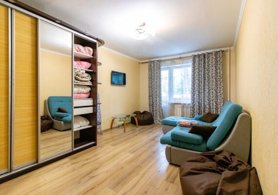 2-к. квартира на добу в Києві. вул. Героїв Дніпра 36-Б