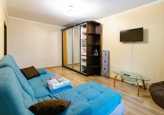 2-к. квартира на добу в Києві. вул. Героїв Дніпра 36-Б